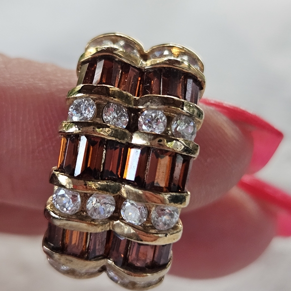 Elegant Gold and Brown Ring - Picture 12 of 14